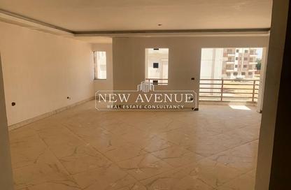 Apartment - 4 Bedrooms - 3 Bathrooms for sale in Flowers Park - North Investors Area - New Cairo City - Cairo