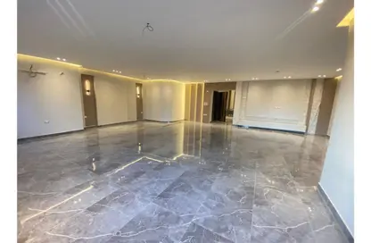 Apartment - 4 Bedrooms - 3 Bathrooms for sale in Al Sheikh Mohammed Al Nadi St. - 6th Zone - Nasr City - Cairo