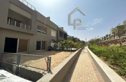 Townhouse - 4 Bedrooms - 4 Bathrooms for sale in Etapa - Sheikh Zayed Compounds - Sheikh Zayed City - Giza