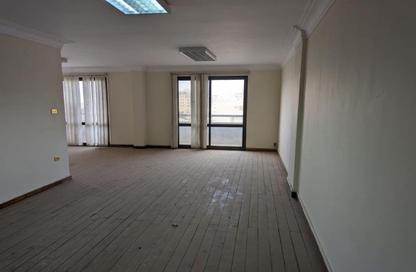 Apartment - 3 Bedrooms - 1 Bathroom for sale in Al Nasr St. - El Laselky - New Maadi - Hay El Maadi - Cairo