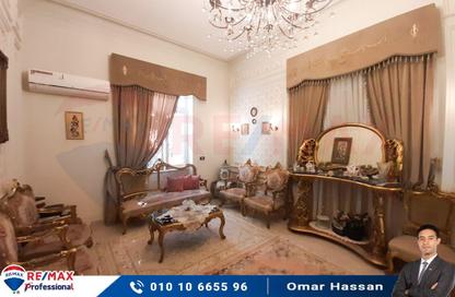 Villa - 6 Bedrooms - 3 Bathrooms for sale in La Vison St. - Bolkly - Hay Sharq - Alexandria