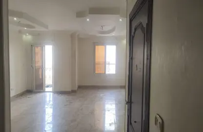 Apartment - 2 Bedrooms - 1 Bathroom for sale in Zahraa El Maadi - Hay El Maadi - Cairo