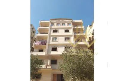 Apartment - 3 Bedrooms - 2 Bathrooms for sale in Street 14 - District 4 - The 5th Settlement - New Cairo City - Cairo