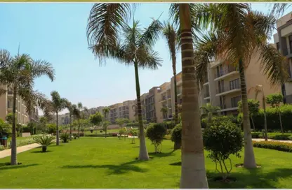 Apartment - 2 Bedrooms - 2 Bathrooms for sale in Moon Residences - Fifth Square - The 5th Settlement - New Cairo City - Cairo