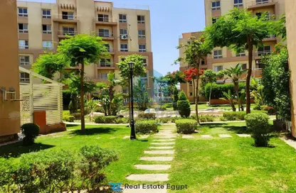 Apartment - 2 Bedrooms - 1 Bathroom for sale in Degla Gardens - Hadayek October - 6 October City - Giza