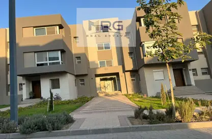 Townhouse - 4 Bedrooms - 4 Bathrooms for sale in Etapa - Sheikh Zayed Compounds - Sheikh Zayed City - Giza