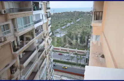 Apartment - 3 Bedrooms - 2 Bathrooms for sale in Al Geish Road - El Mandara - Hay Than El Montazah - Alexandria