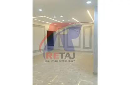 Apartment - 3 Bedrooms - 2 Bathrooms for sale in Al Tayaran St. - Rabaa Al Adaweyah - Nasr City - Cairo