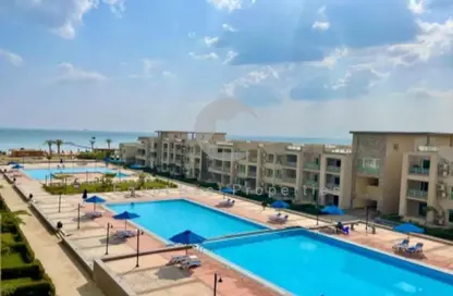 Chalet - 2 Bedrooms - 2 Bathrooms for sale in Aroma Beach - Al Ain Al Sokhna - Suez