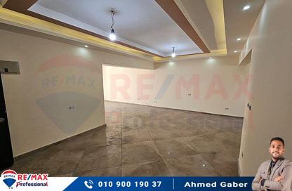 Apartment - 3 Bedrooms - 2 Bathrooms for sale in Shaarawy St. - Laurent - Hay Sharq - Alexandria