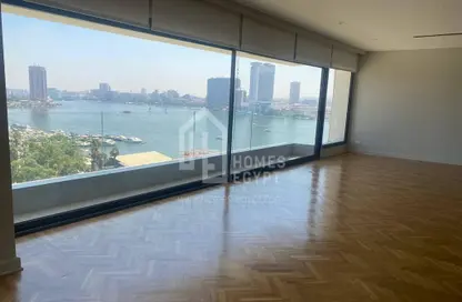 Apartment - 3 Bedrooms - 4 Bathrooms for sale in Nile St. - Dokki - Giza