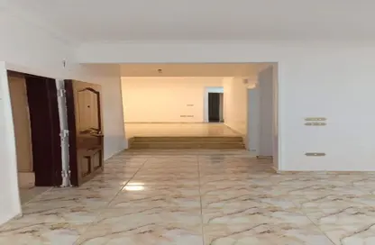 Apartment - 3 Bedrooms - 2 Bathrooms for rent in The 1st Settlement - New Cairo City - Cairo