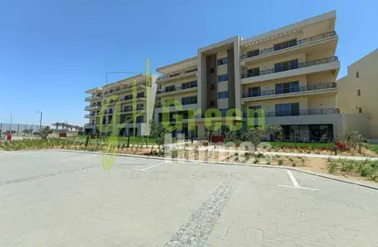 Apartment - 3 Bedrooms - 3 Bathrooms for sale in The Fourteen Golf Residences - Uptown Cairo - Mokattam - Cairo