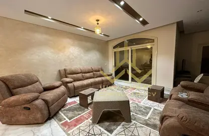 Villa - 3 Bedrooms - 3 Bathrooms for rent in Madinaty - Cairo