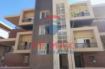 Duplex - 3 Bedrooms - 4 Bathrooms for sale in New Giza - Cairo Alexandria Desert Road - 6 October City - Giza