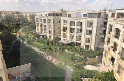 Apartment - 3 Bedrooms - 3 Bathrooms for sale in Hadayek Al Mohandessin - 4th District - Sheikh Zayed City - Giza