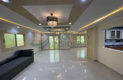 Apartment - 3 Bedrooms - 2 Bathrooms for sale in Mahmoud Khalil Al Housarei St. - Al Agouza - Giza