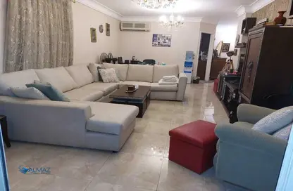 Apartment - 3 Bedrooms - 2 Bathrooms for sale in Ahmed Al Zomor St. - 9th Zone - Nasr City - Cairo