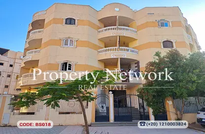 Apartment - 3 Bedrooms - 2 Bathrooms for sale in Al Shabab Road - 4th Neighborhood - 2nd District East - Shorouk City - Cairo