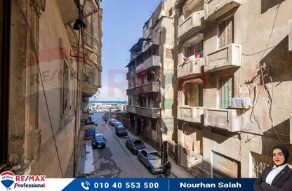 Apartment - 3 Bedrooms - 1 Bathroom for sale in Al Geish Road - Cleopatra - Hay Sharq - Alexandria