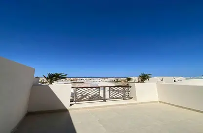 Chalet - 2 Bedrooms - 2 Bathrooms for sale in Makadi Beach - Makadi - Hurghada - Red Sea