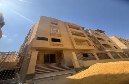 Apartment - 3 Bedrooms - 2 Bathrooms for sale in Abou El Houl - New Cairo City - Cairo