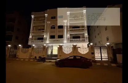 Apartment - 3 Bedrooms - 3 Bathrooms for sale in Beverly Hills Road - 17th District - Sheikh Zayed City - Giza