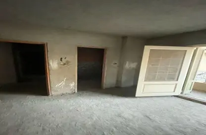 Apartment - 3 Bedrooms - 3 Bathrooms for sale in 10th Sector - Zahraa El Maadi - Hay El Maadi - Cairo