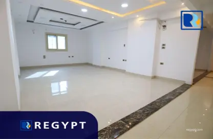 Office Space - Studio - 5 Bathrooms for rent in 10th Sector - Zahraa El Maadi - Hay El Maadi - Cairo