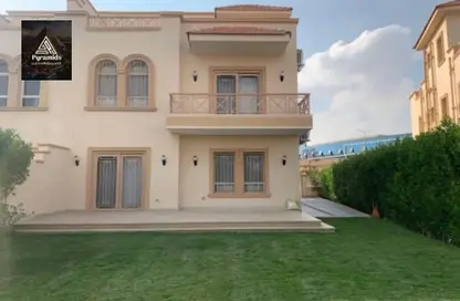 Townhouse - 3 Bedrooms - 3 Bathrooms for rent in Greens - 6th District - Sheikh Zayed City - Giza