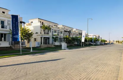 Townhouse - 3 Bedrooms - 4 Bathrooms for sale in Mountain View Chill Out Park - Northern Expansions - 6 October City - Giza