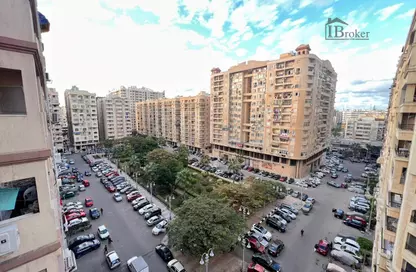 Apartment - 3 Bedrooms - 2 Bathrooms for rent in Doctor Yahya Al Mashad St. - Smouha - Hay Sharq - Alexandria