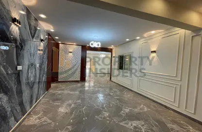 Apartment - 3 Bedrooms - 2 Bathrooms for sale in Gameat Al Dewal Al Arabeya St. - Mohandessin - Giza