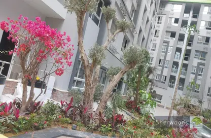 Apartment - 2 Bedrooms - 2 Bathrooms for sale in Next Point - Al Hadaba Al Wosta - Mokattam - Cairo