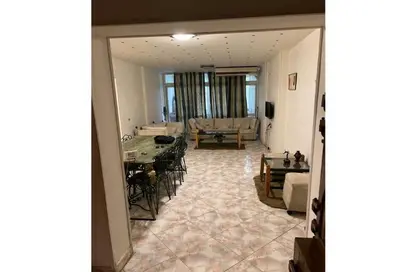 Apartment - 3 Bedrooms - 1 Bathroom for rent in Zahraa Al Maadi St. - Degla - Hay El Maadi - Cairo