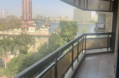 Apartment - 2 Bedrooms - 2 Bathrooms for sale in Ibn Al Akhshid St. - Dokki - Giza