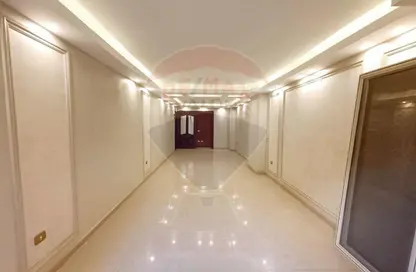 Apartment - 3 Bedrooms - 2 Bathrooms for sale in Al Geish Road - Glim - Hay Sharq - Alexandria