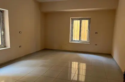 Duplex - 4 Bedrooms - 2 Bathrooms for rent in South Investors Area - New Cairo City - Cairo