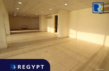 Office Space - Studio - 3 Bathrooms for rent in Cornish El Nile St. - Maadi - Hay El Maadi - Cairo