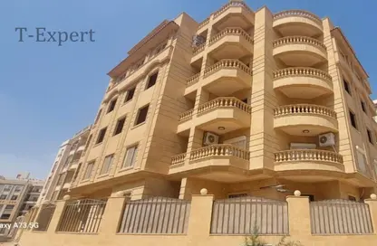 Apartment - 3 Bedrooms - 3 Bathrooms for sale in North Lotus - El Lotus - New Cairo City - Cairo