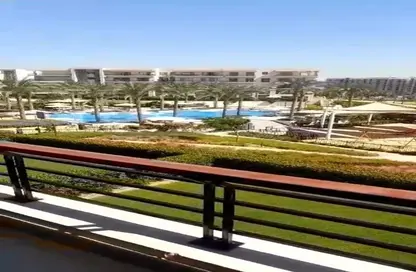 Apartment - 2 Bedrooms - 2 Bathrooms for sale in The Fourteen Golf Residences - Uptown Cairo - Mokattam - Cairo