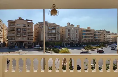 Apartment - 3 Bedrooms - 2 Bathrooms for rent in Doctor Ali Mosharafa St. - Al Narges 6 - Al Narges - New Cairo City - Cairo