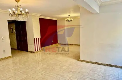 Apartment - 3 Bedrooms - 2 Bathrooms for rent in Al Souk Al Togary St. - Al Nadi Al Ahly - Nasr City - Cairo