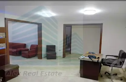 Office Space - Studio - 1 Bathroom for rent in Moharam Bek St. - Moharam Bek - Hay Wasat - Alexandria