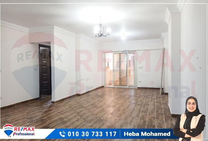 Apartment - 3 Bedrooms - 2 Bathrooms for rent in El Riada School St. - Smouha - Hay Sharq - Alexandria