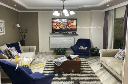 Apartment - 2 Bedrooms - 2 Bathrooms for rent in Mohamed Mazhar St. - Zamalek - Cairo