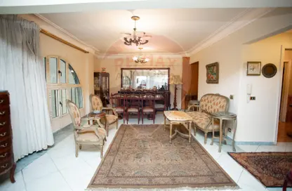 Apartment - 2 Bedrooms - 2 Bathrooms for sale in Al Farek Ismail Srhank St. - Laurent - Hay Sharq - Alexandria