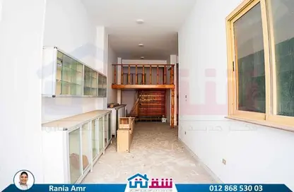 Shop - Studio - 1 Bathroom for sale in Zezenia - Hay Sharq - Alexandria