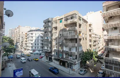 Apartment - 3 Bedrooms - 3 Bathrooms for sale in Al Fath St. - Janaklees - Hay Sharq - Alexandria