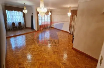 Apartment - 3 Bedrooms - 2 Bathrooms for sale in Abdallah Ibn Al Taher St. - 6th Zone - Nasr City - Cairo